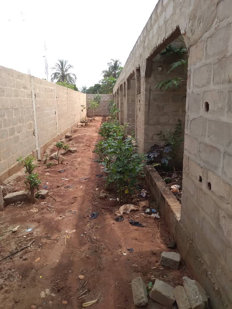 N° 4878 :
                            Maison à vendre , Agoe, Lome, Togo : 25 000  000 XOF/vie