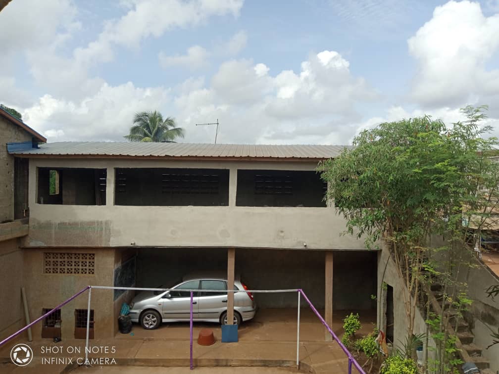 N° 4880 :
                            Villa à louer , Agoe cacaveli, Lome, Togo : 500 000 XOF/mois