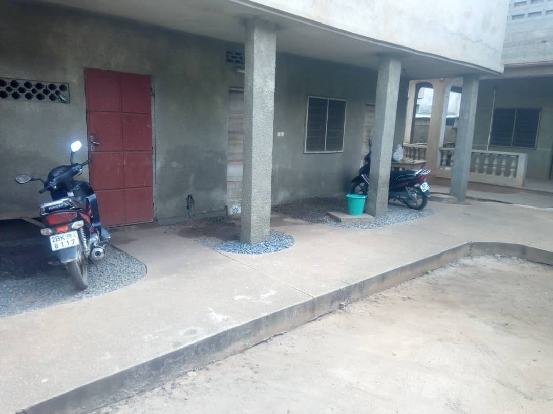 N° 4880 :
                            Villa à louer , Agoe cacaveli, Lome, Togo : 500 000 XOF/mois