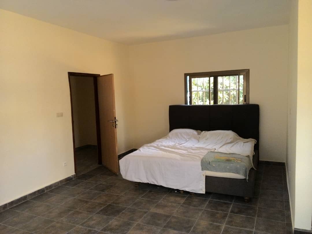 N° 4883 :
                            Villa meublée à louer ,  agbalepedogan, Lome, Togo : 400 000 XOF/mois