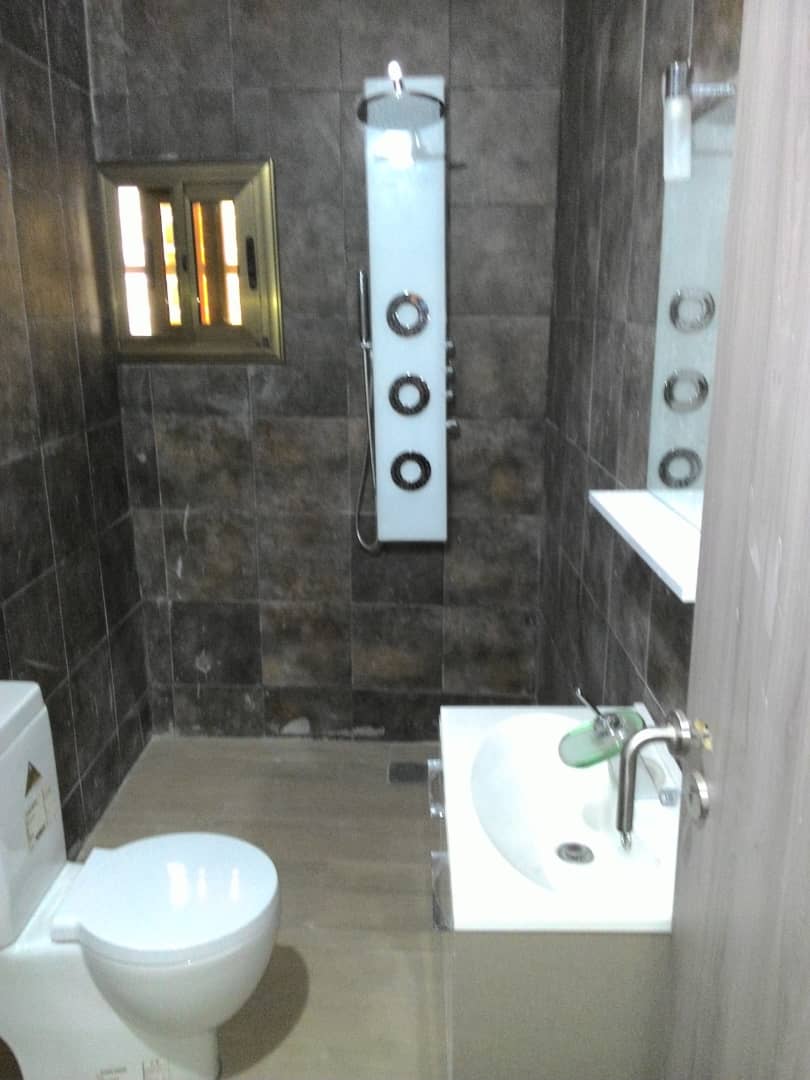 N° 4883 :
                            Villa meublée à louer ,  agbalepedogan, Lome, Togo : 400 000 XOF/mois