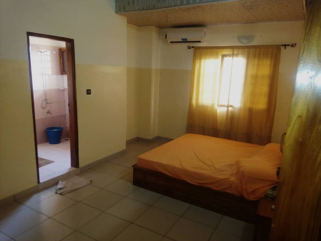 N° 4887 :
                            Appartement meublé à louer , Adidogome, Lome, Togo : 200 000 XOF/mois