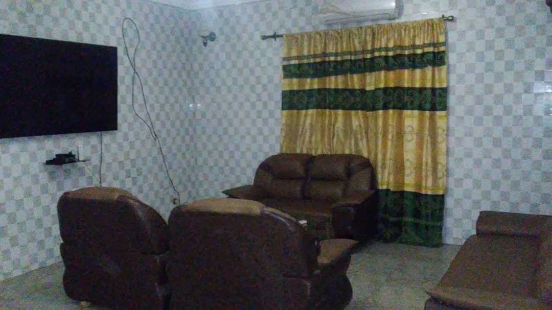 N° 4890 :
                            Appartement meublé à louer , Agoe, Lome, Togo : 150 000 XOF/mois