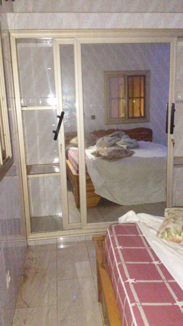 N° 4890 :
                            Appartement meublé à louer , Agoe, Lome, Togo : 150 000 XOF/mois