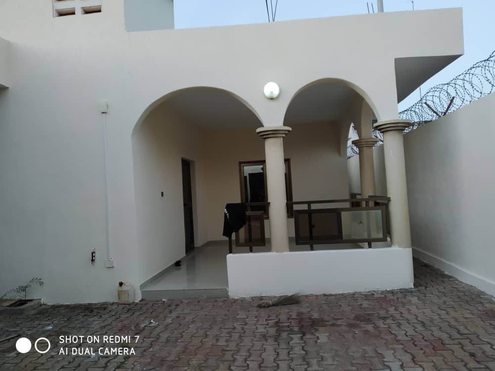 N° 4892 :
                            Villa à louer , Agoe, Lome, Togo : 150 000 XOF/mois