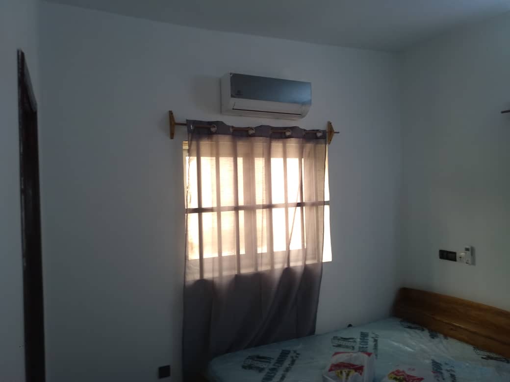 N° 4893 :
                            Appartement meublé à louer ,  agoe, Lome, Togo : 250 000 XOF/mois