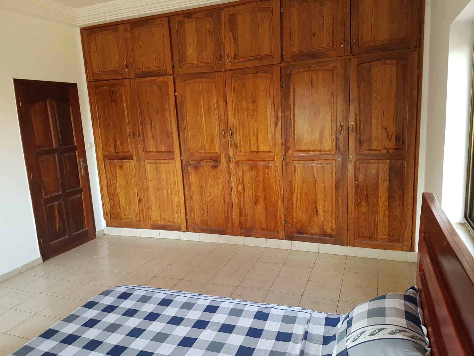 N° 4902 :
                            Appartement meublé à louer , Adidogome, Lome, Togo : 400 000 XOF/mois