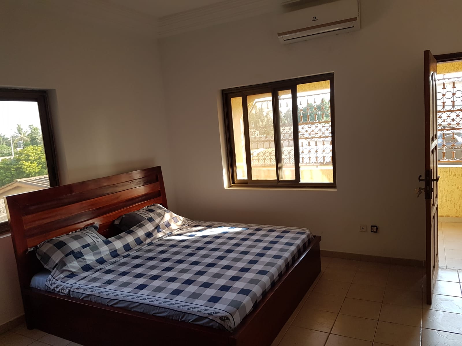 N° 4902 :
                            Appartement meublé à louer , Adidogome, Lome, Togo : 400 000 XOF/mois