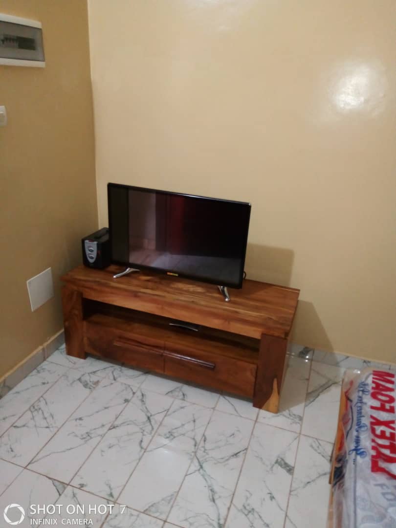 N° 4919 :
                            Studio meublé à louer , Adidogome, Lome, Togo : 100 000 XOF/mois