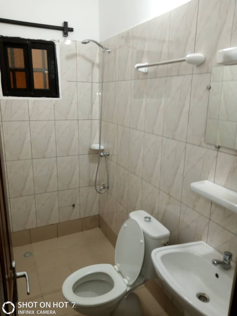 N° 4918 :
                            Appartement meublé à louer , Adidogome, Lomé, Togo : 200 000 XOF/mois