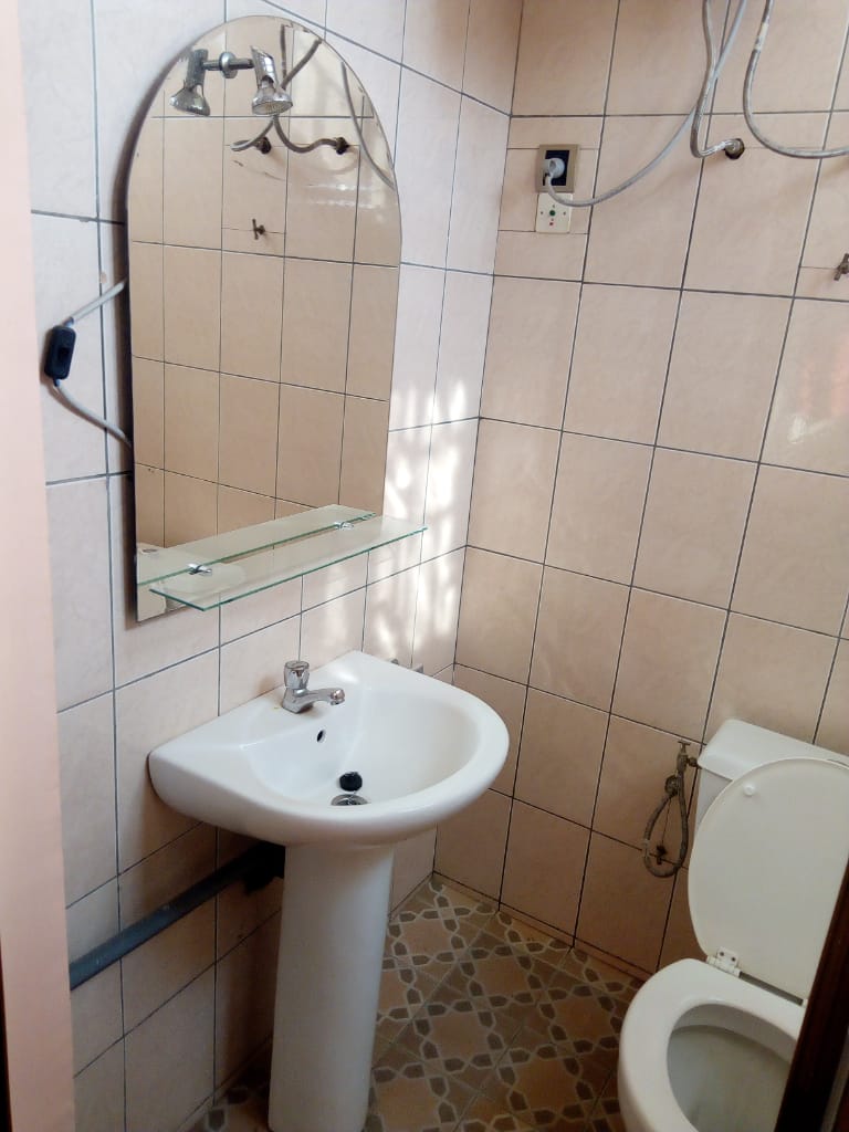 N° 4917 :
                            Appartement meublé à louer , Ave maria , Lome, Togo : 350 000 XOF/mois