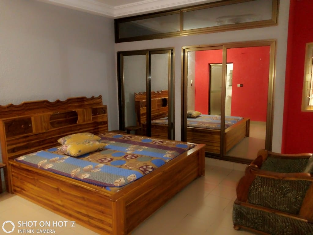 N° 4916 :
                            Appartement meublé à louer , Kegue, Lome, Togo : 350 000 XOF/mois