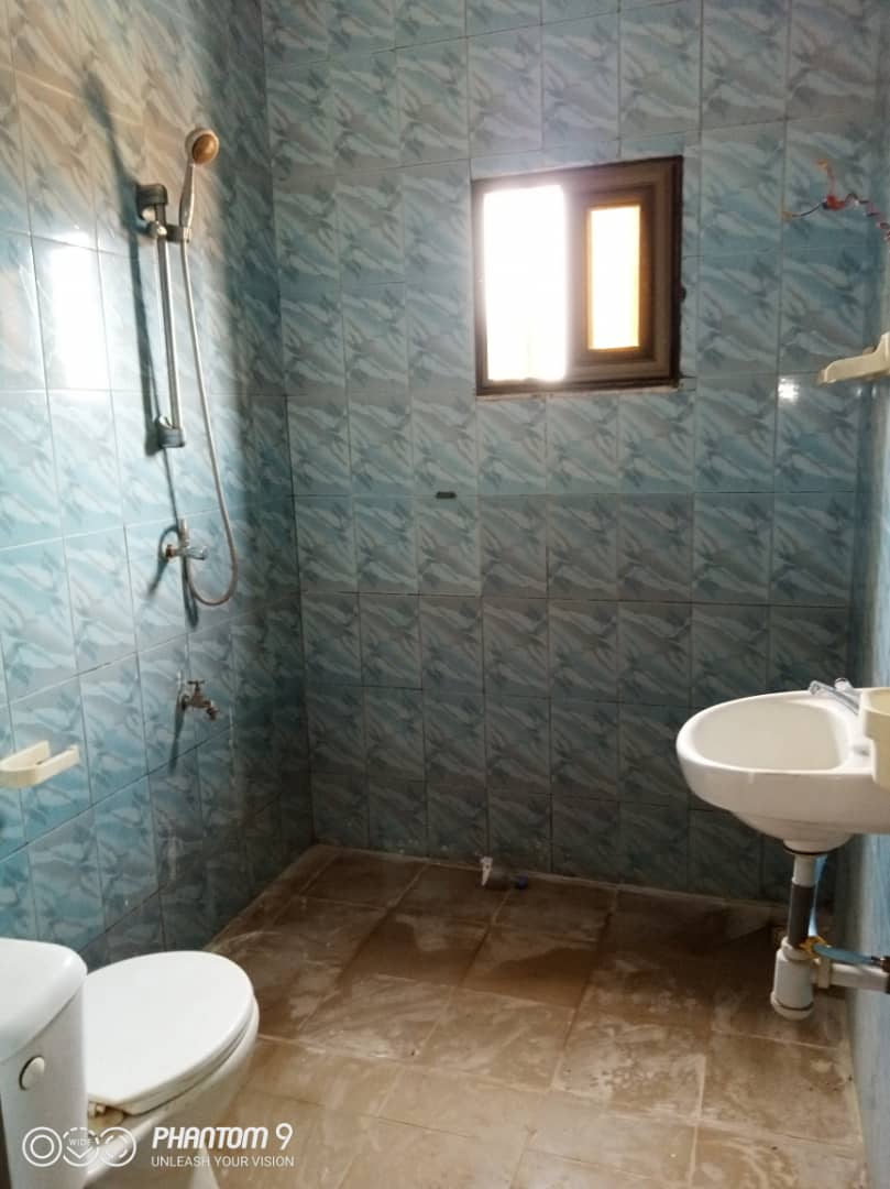 N° 4908 :
                            Chambre salon à louer , Agoe, Lome, Togo : 50 000 XOF/mois