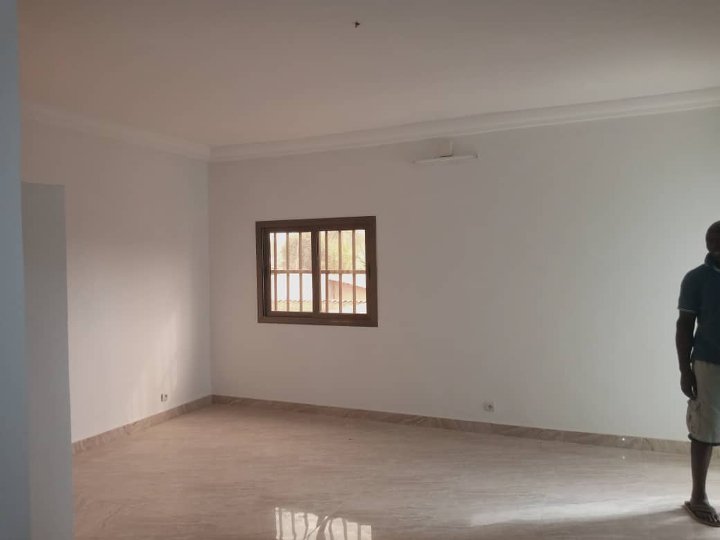 N° 4922 :
                            Chambre salon à louer , Agoe vakpossito, Lome, Togo : 40 000 XOF/mois