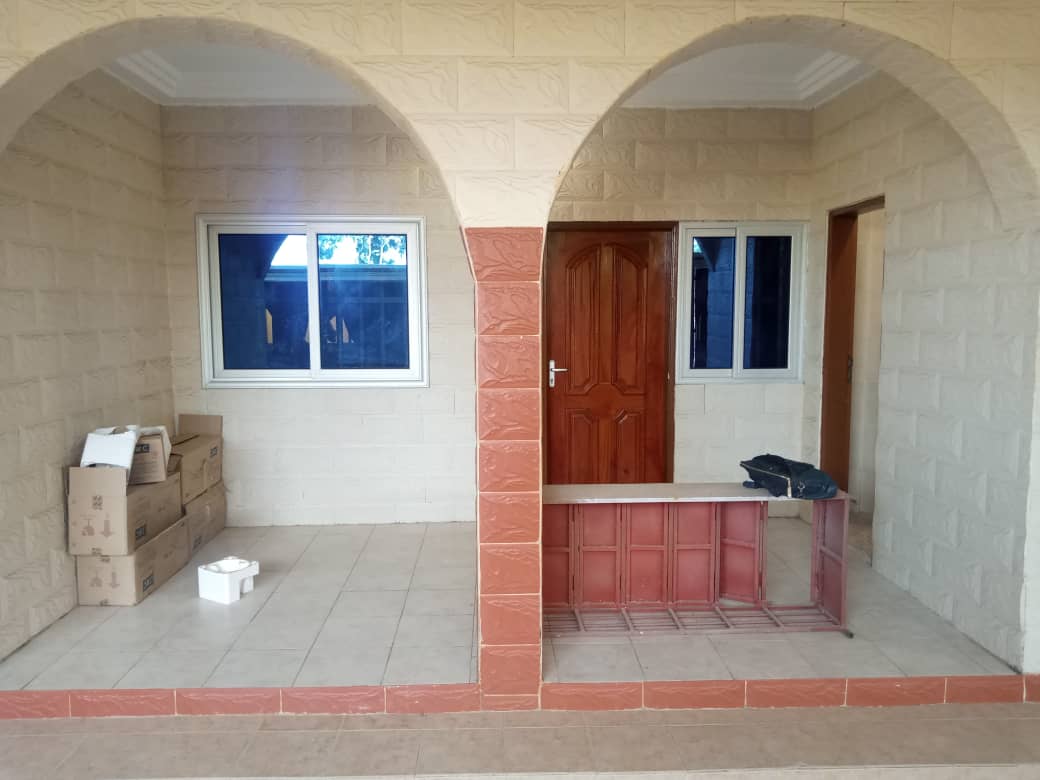 N° 4946 :
                            Appartement meublé à louer , Djidjole, Lome, Togo : 300 000 XOF/mois