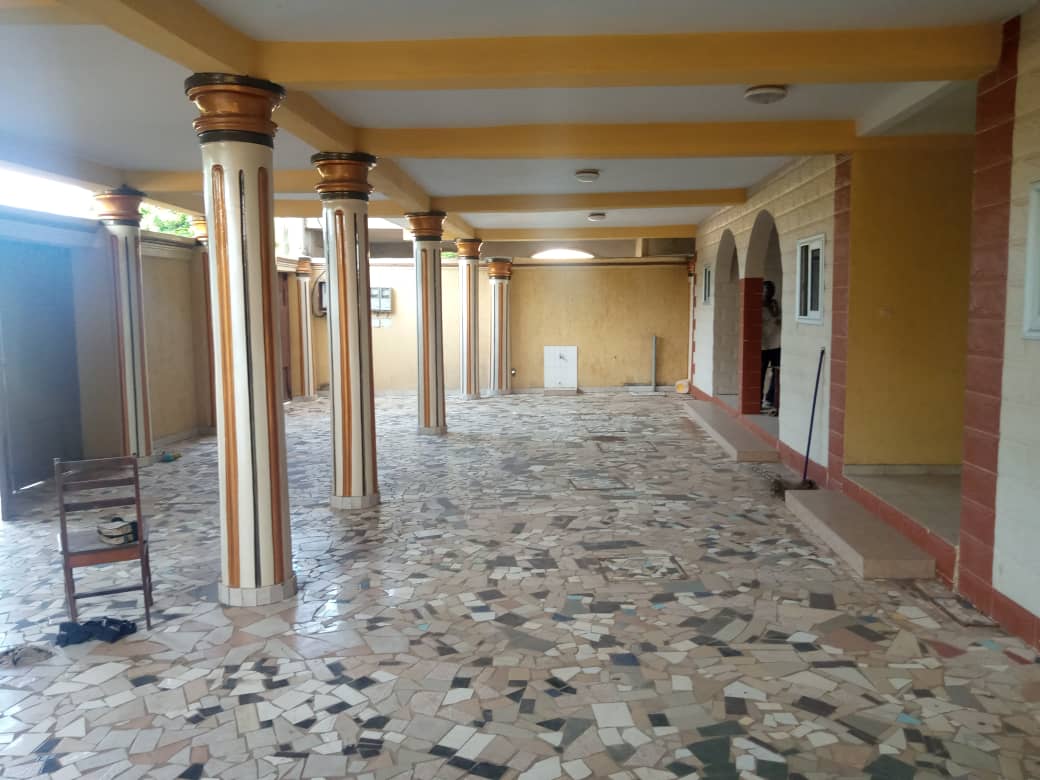 N° 4947 :
                            Appartement meublé à louer , Djidjole, Lome, Togo : 200 000 XOF/mois