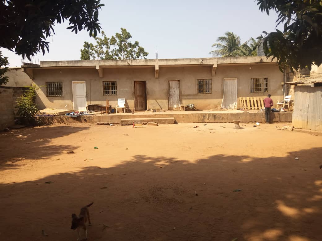 N° 4951 :
                            Maison à vendre , Vakpossito, Lome, Togo : 38 000  000 XOF/vie