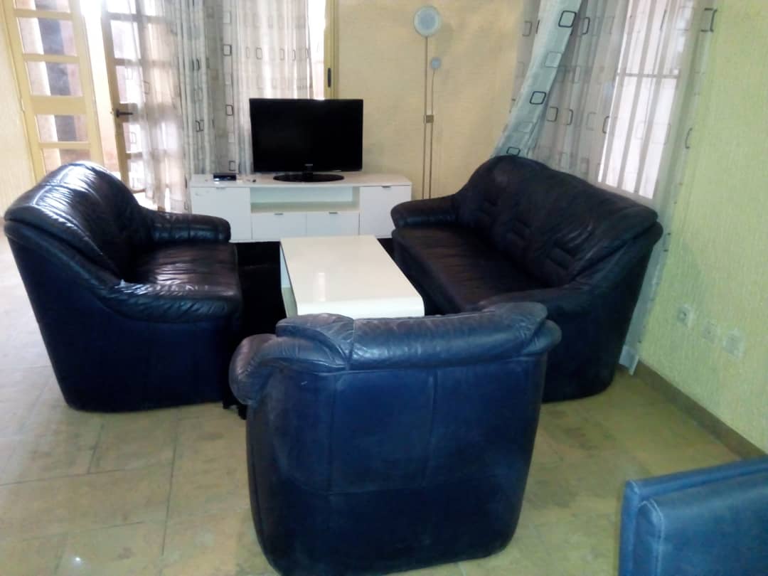 N° 4958 :
                            Villa meublée à louer , Baguida, Lome, Togo : 300 000 XOF/mois