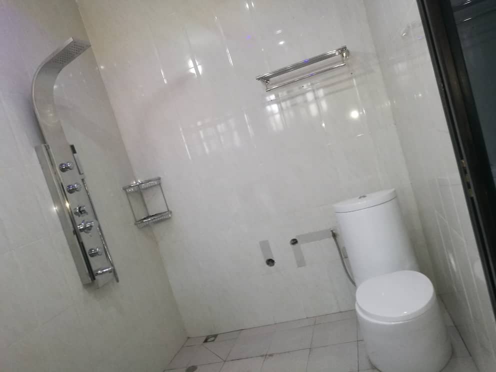 N° 4959 :
                            Villa à louer , Agoe, Lome, Togo : 1 500  000 XOF/mois