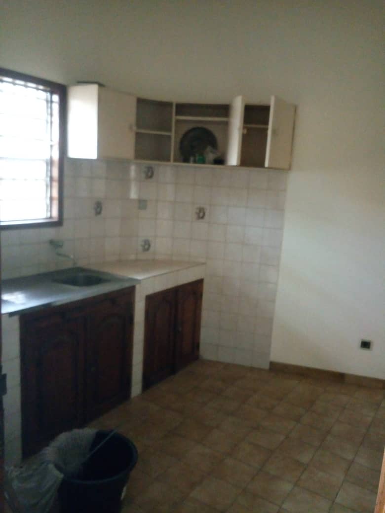 N° 4970 :
                            Villa à louer , Avenou, Lome, Togo : 800 000 XOF/mois