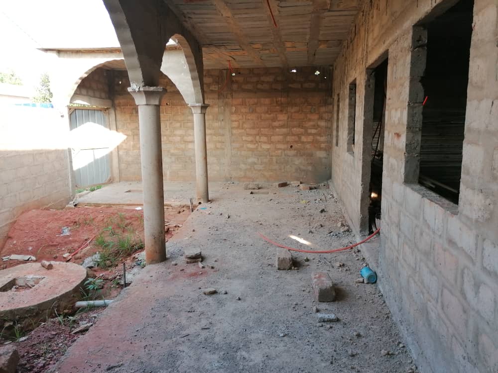 N° 4964 :
                            Maison à vendre , Agoe, Lome, Togo : 15 000  000 XOF/vie