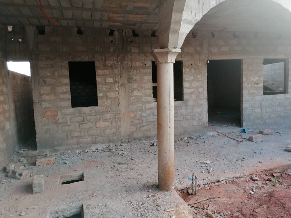 N° 4964 :
                            Maison à vendre , Agoe, Lome, Togo : 15 000  000 XOF/vie