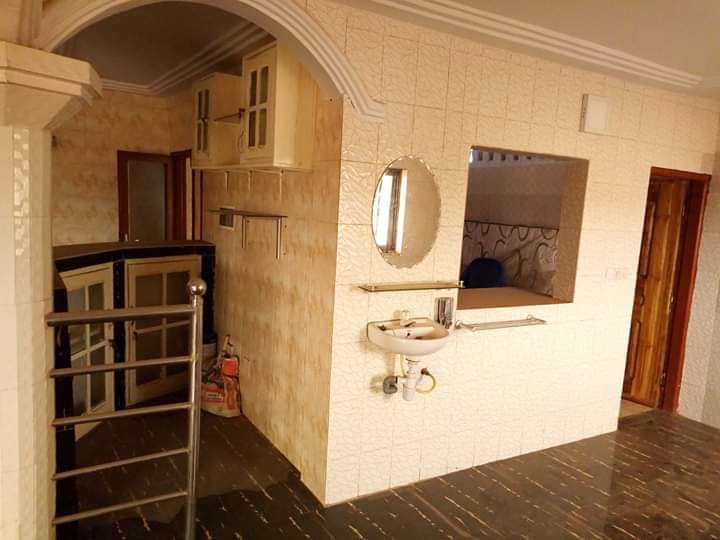 N° 4965 :
                            Appartement à louer , Agoe, Lome, Togo : 80 000 XOF/mois