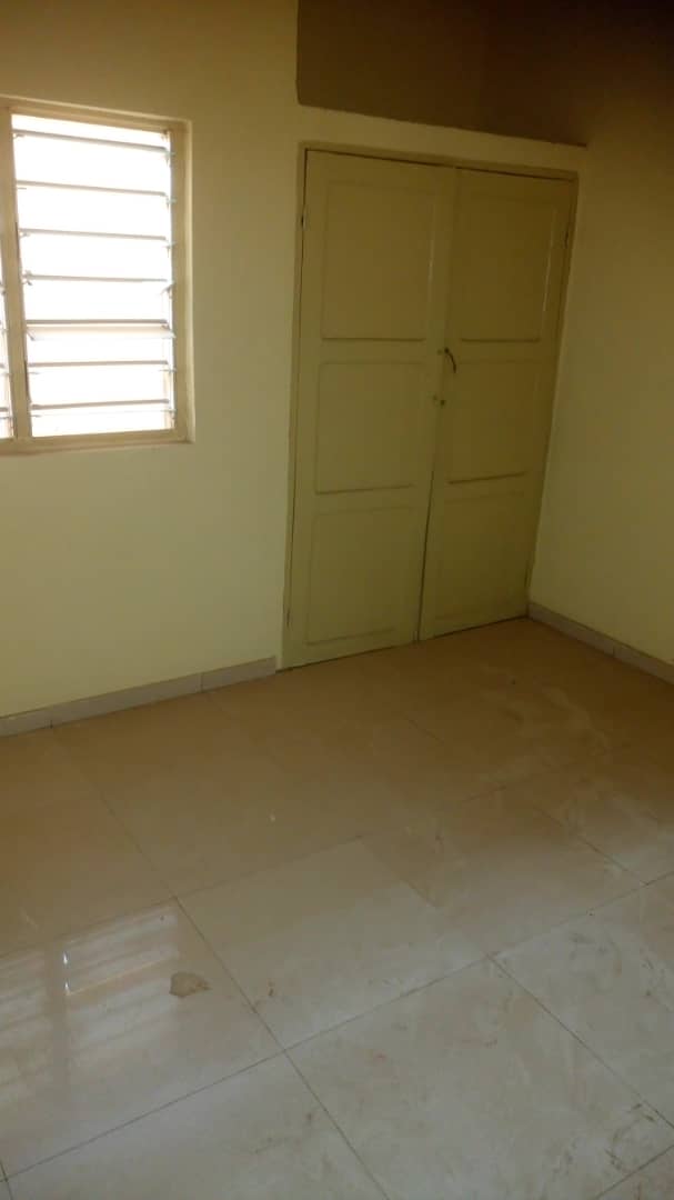 N° 4966 :
                            Villa à louer , Kegue, Lome, Togo : 200 000 XOF/mois