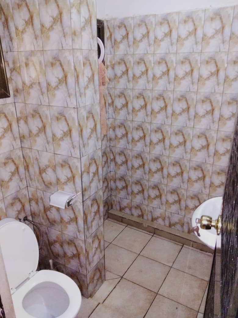 N° 4969 :
                            Studio meublé à louer , Tokoin, Lome, Togo : 120 000 XOF/mois
