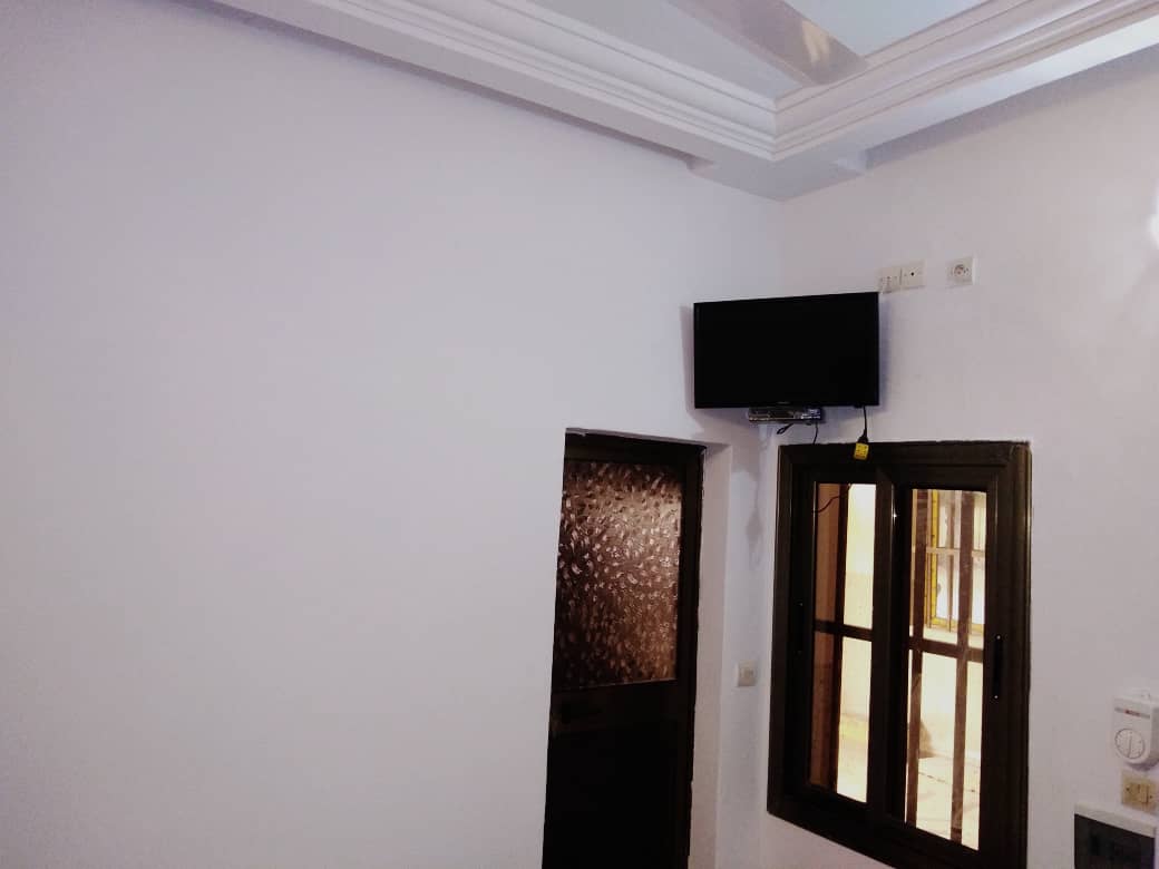 N° 4969 :
                            Studio meublé à louer , Tokoin, Lome, Togo : 120 000 XOF/mois