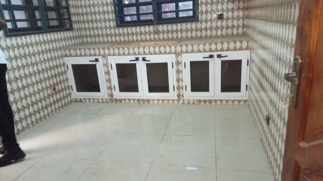 N° 4974 :
                            Villa à louer , Agoe, Lome, Togo : 700 000 XOF/mois
