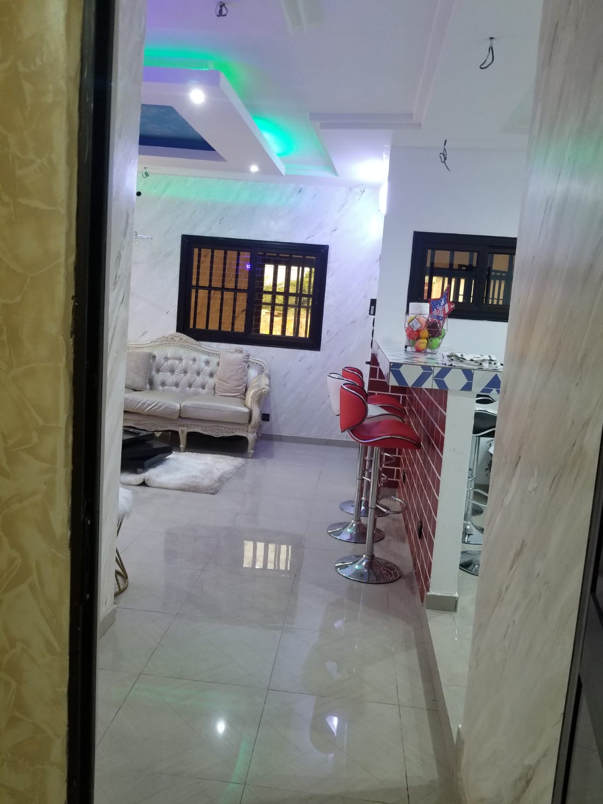 N° 4976 :
                            Appartement meublé à louer , Agoe, Lome, Togo : 350 000 XOF/mois