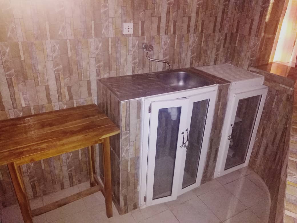 N° 4977 :
                            Studio meublé à louer , Djidjole, Lome, Togo : 200 000 XOF/mois