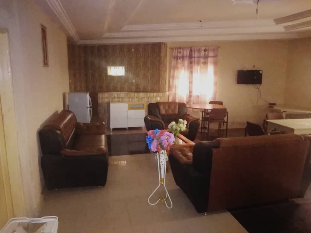 N° 4977 :
                            Studio meublé à louer , Djidjole, Lome, Togo : 200 000 XOF/mois