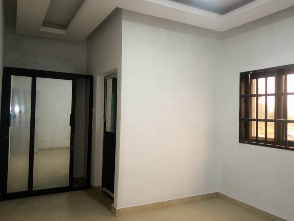 N° 4982 :
                            Appartement à louer , Agoe, Lome, Togo : 90 000 XOF/mois