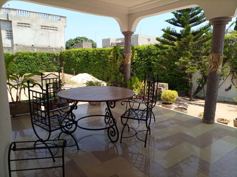 N° 4985 :
                            Villa à louer , Baguida , Lome, Togo : 400 000 XOF/mois