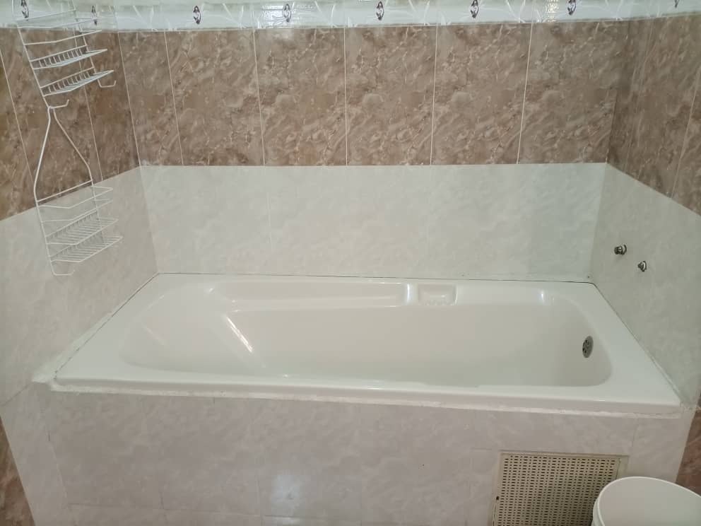 N° 4985 :
                            Villa à louer , Baguida , Lome, Togo : 400 000 XOF/mois