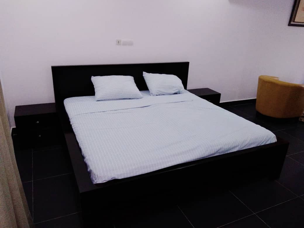 N° 4984 :
                            Studio meublé à louer , Adidogome, Lomé, Togo : 220 000 XOF/mois