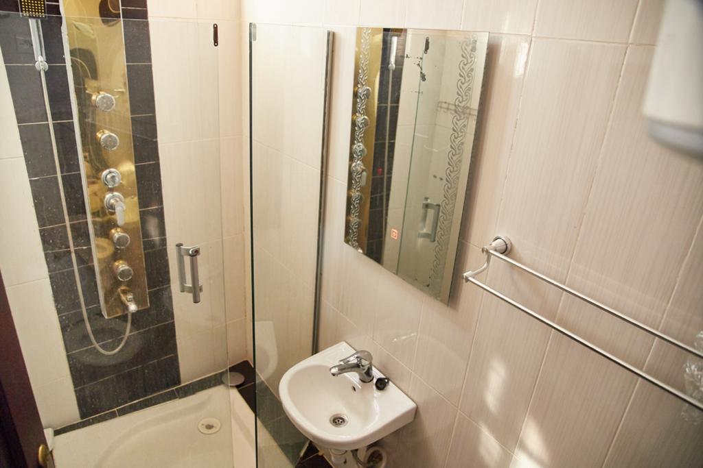 N° 4989 :
                            Appartement meublé à louer , Adidogome , Lomé, Togo : 220 000 XOF/mois