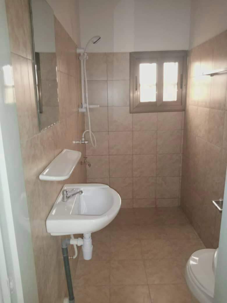 N° 4991 :
                            Chambre salon à louer , Agoe , Lome, Togo : 40 000 XOF/mois