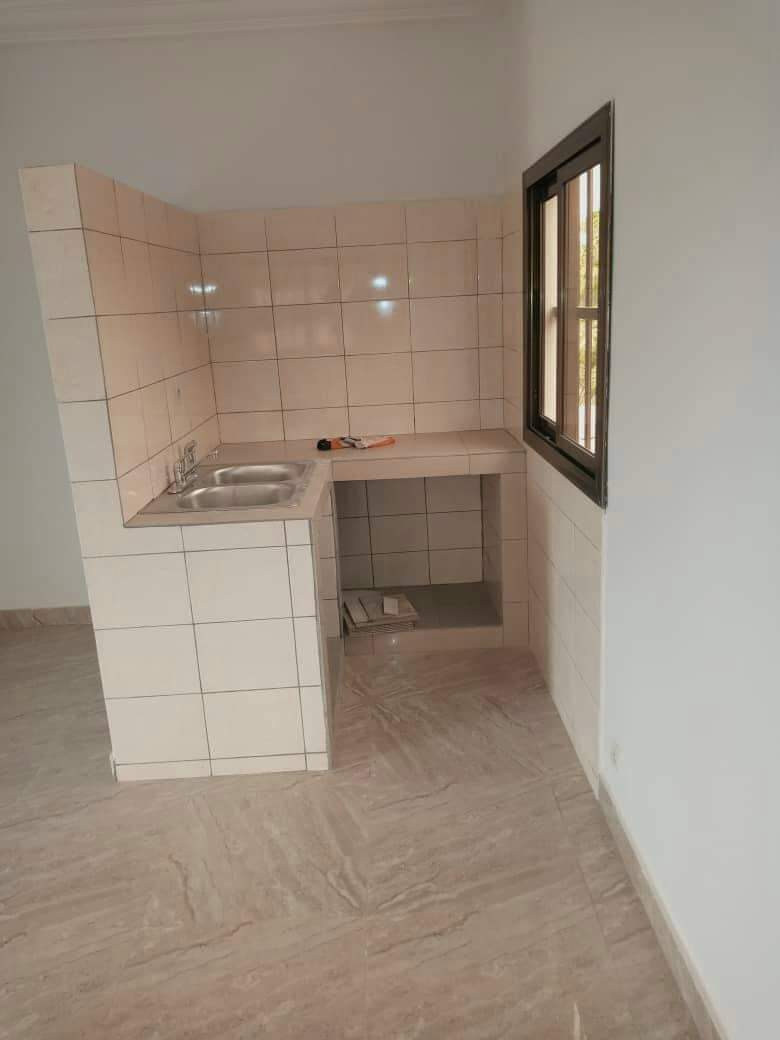 N° 4991 :
                            Chambre salon à louer , Agoe , Lome, Togo : 40 000 XOF/mois
