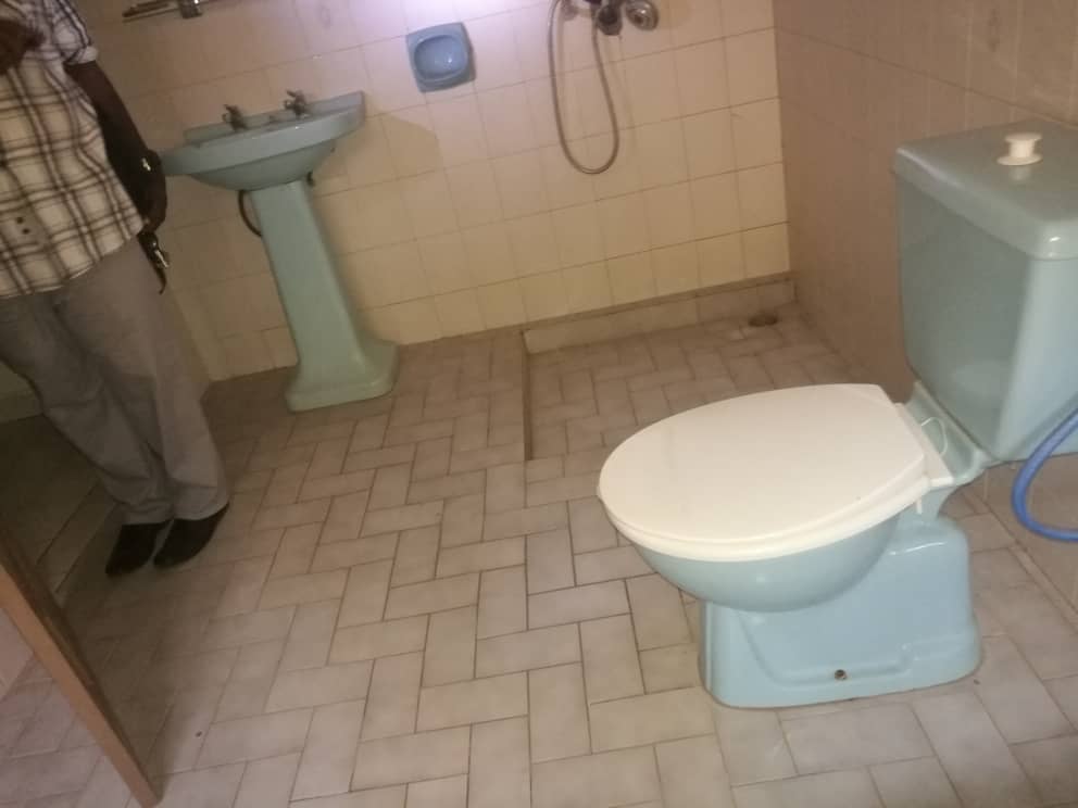 N° 4995 :
                            Villa à louer , Agoe , Lome, Togo : 200 000 XOF/mois