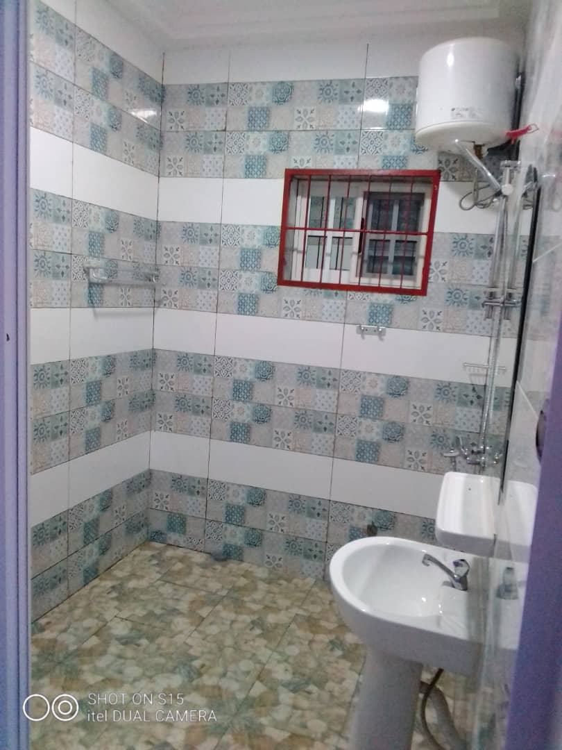 N° 5003 :
                            Appartement à louer , Amadahome, Lome, Togo : 180 000 XOF/mois