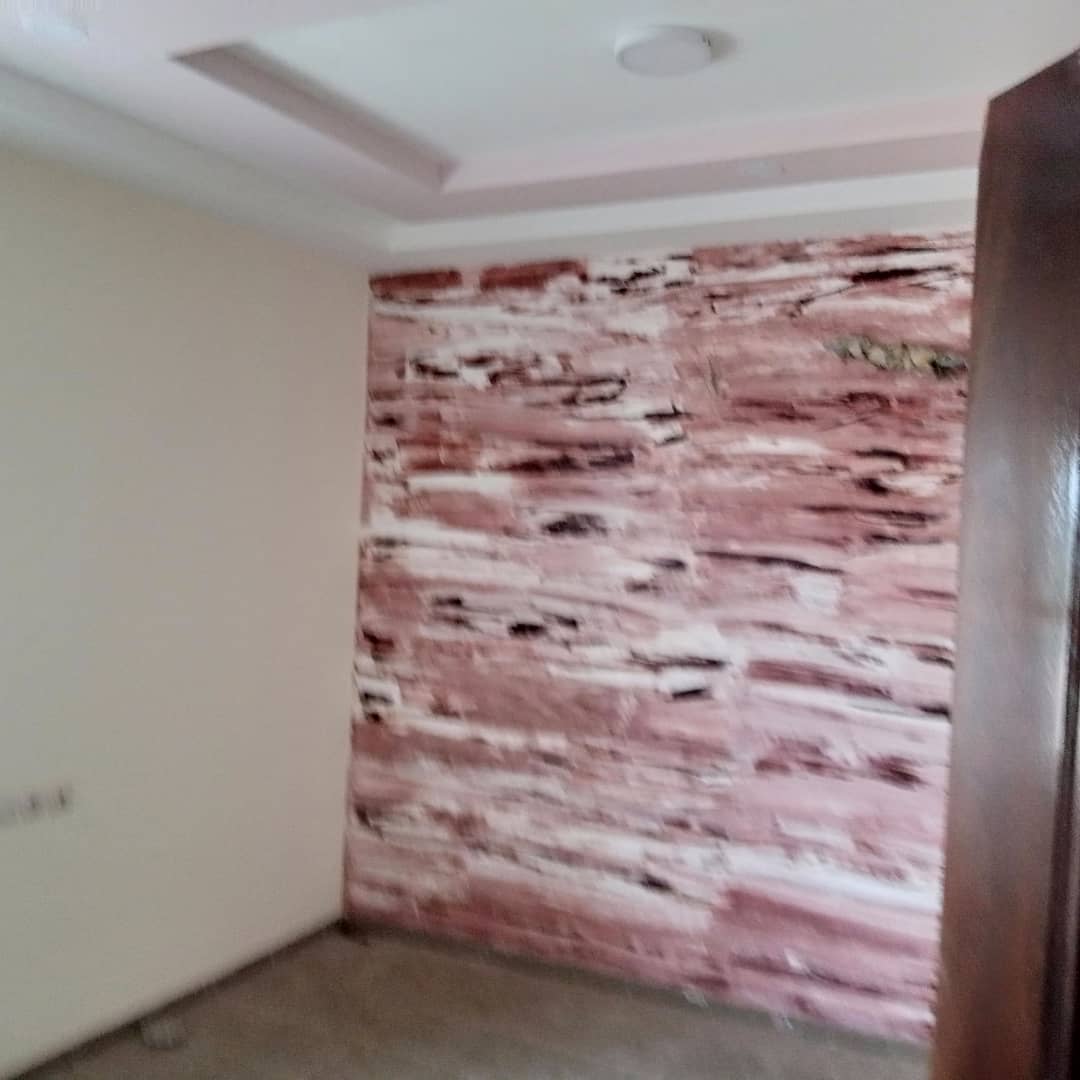 N° 5013 :
                            Immeuble commercial à louer , Attiegou, Lome, Togo : 250 000 XOF/mois