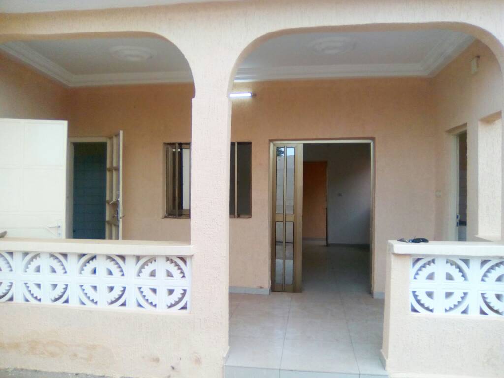 N° 5009 :
                            Villa à louer ,  amadahome, Lome, Togo : 23 000  000 XOF/mois