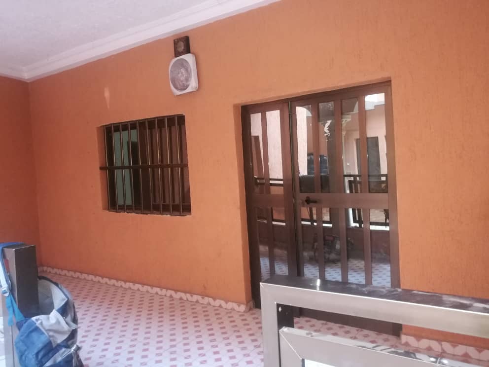 N° 5020 :
                            Villa à louer , Agoe, Lome, Togo : 300 000 XOF/mois