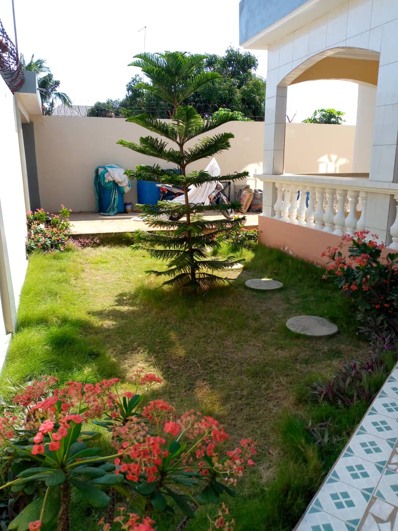 N° 5030 :
                            Appartement à louer , Agoe , Lome, Togo : 300 000 XOF/mois