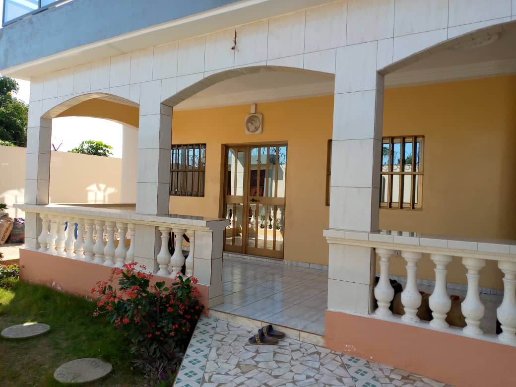 N° 5030 :
                            Appartement à louer , Agoe , Lome, Togo : 300 000 XOF/mois
