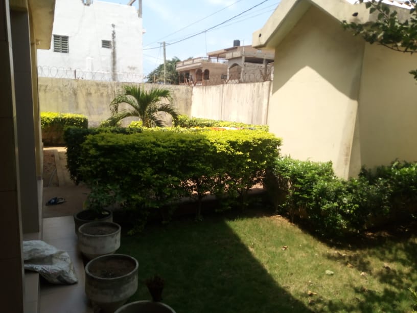 N° 5037 :
                            Villa à louer , Be kpota, Lome, Togo : 250 000 XOF/mois