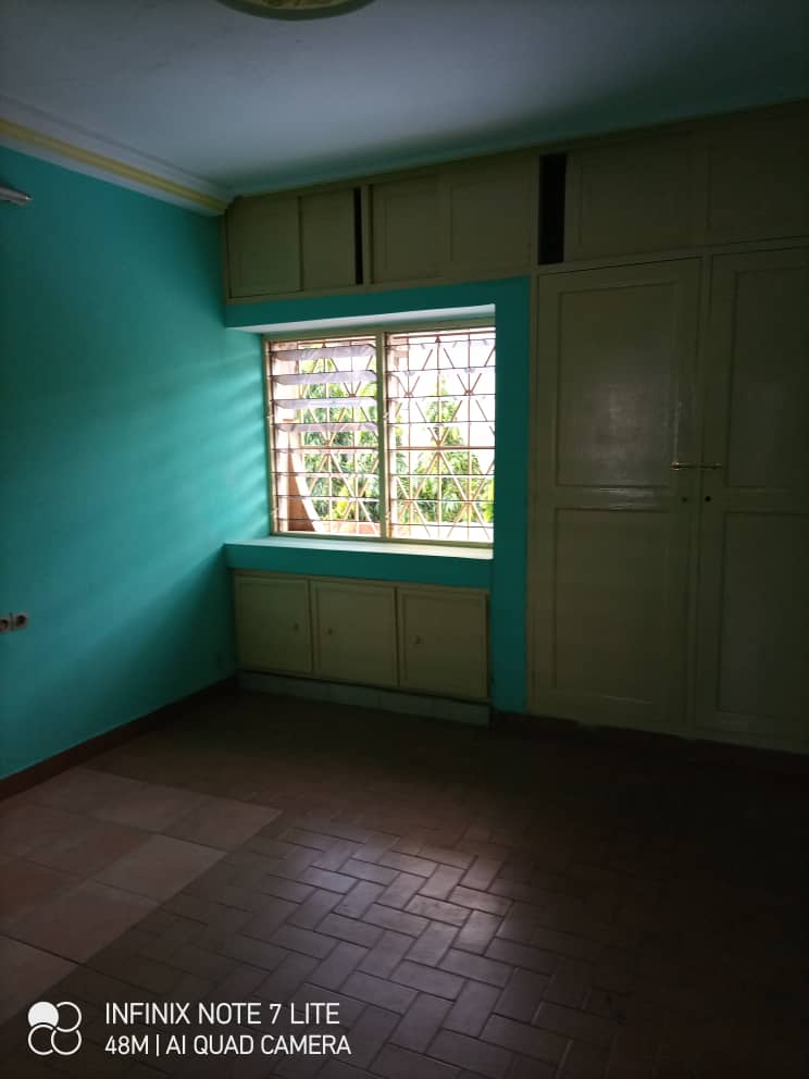 N° 5040 :
                            Bureau à louer , Noukafou , Lome, Togo : 100 000 XOF/mois